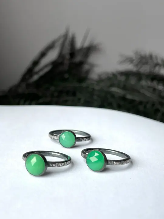8mm Mint Green Chrysoprase Ring