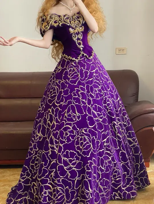 Purple Off-the-shoulder Exquisite Pattern Elegant Long Ball Gown & Bridal Gown R7376