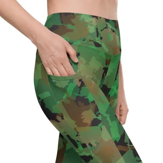 Pocketed, High Waist AK Pattern Leggings - Camo