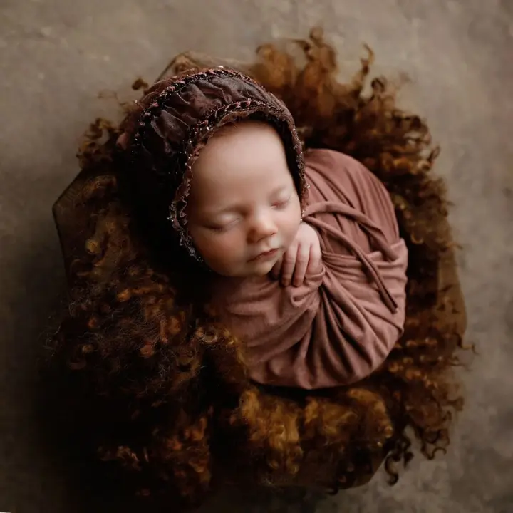 Round Curly Felted Blanket - CHOCOLATE DREAM