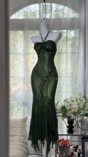 Dark green halter neck fitted waist bodycon long ball gown R7607