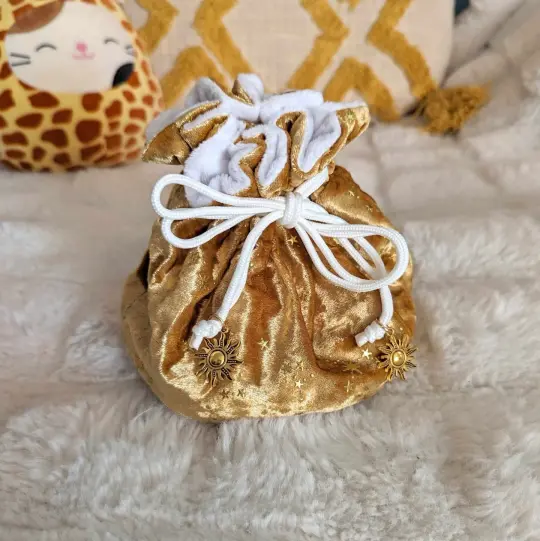 Starry Gold Dice Bag – Multi-Pocket Velvet Pouch with Gold Stars | Fennek & Finch