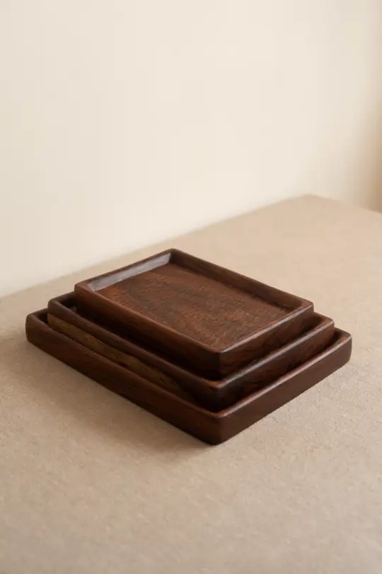 Saffron serving trays