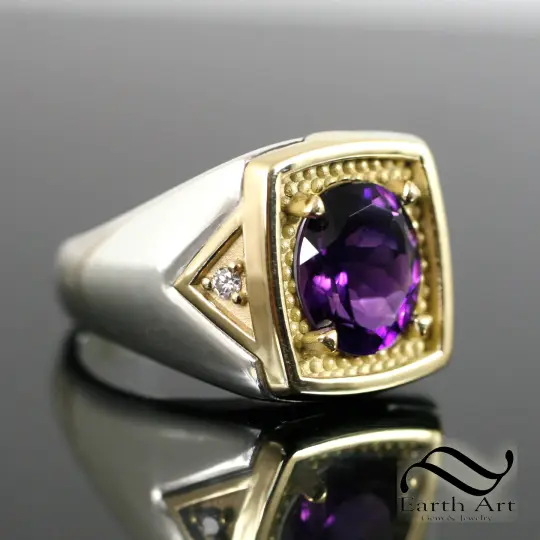 Timeless Amethyst Signet Ring - 3.25 ct - Mixed Metal