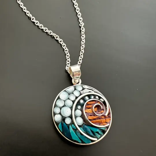 Hang Ten Pendant