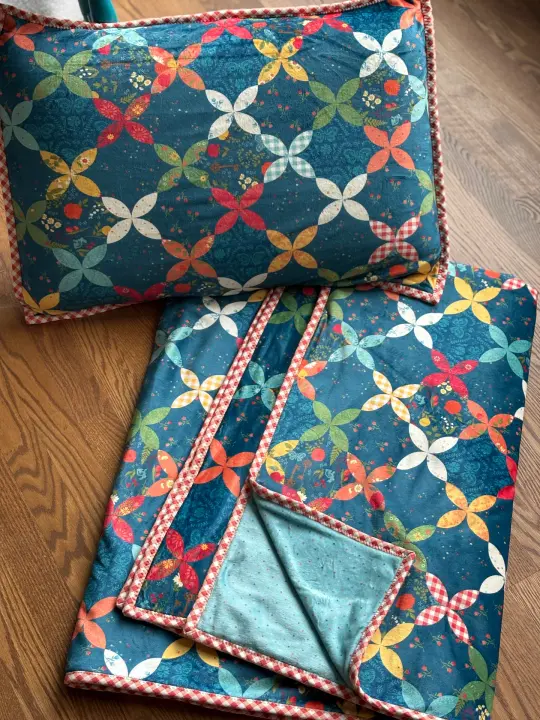 First Blooms Double Lush Velvet Throw and Pillow Kit