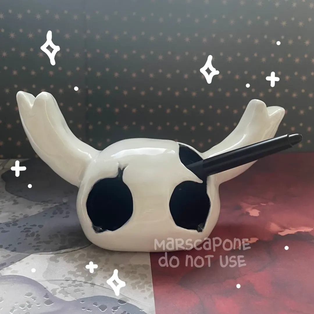 Hollow Knight Pen Holder
