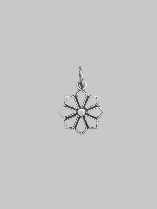 Kobashi 8 petals Kikumon "Yatsu-Giku Sukashi" Charm Medium Silver 925