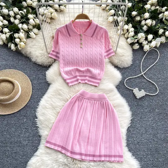 New versatile knit sweater two-piece suit short-sleeved top + high-waist pleated skirt R2305