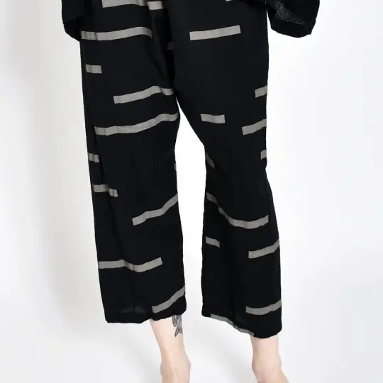 Pants in Black Broken