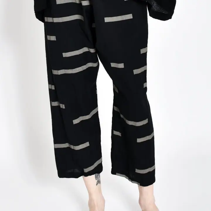 Pants in Black Broken