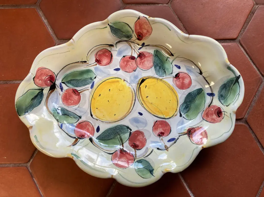 Scalloped cherry and lemon hanging dish