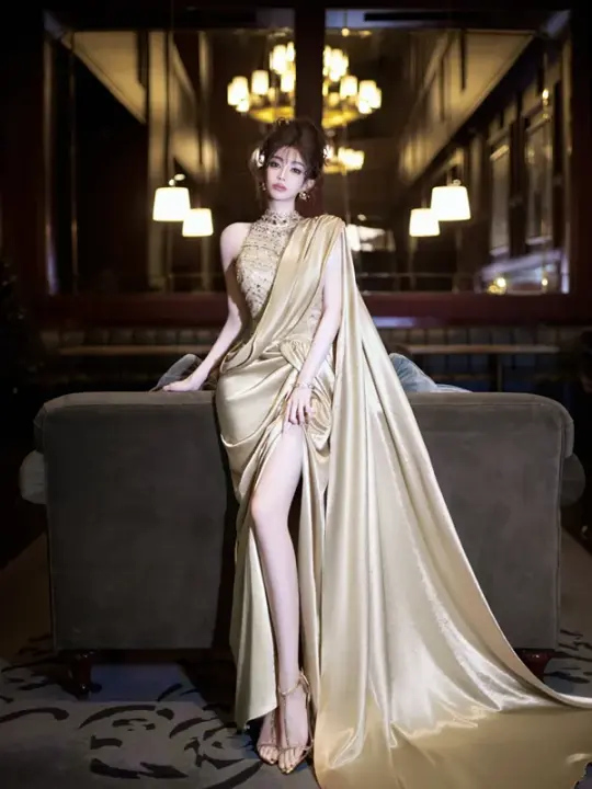 Champagne Halter Neck Waist-Cinched Fitted High-Slit Elegant Prom Dress R7089