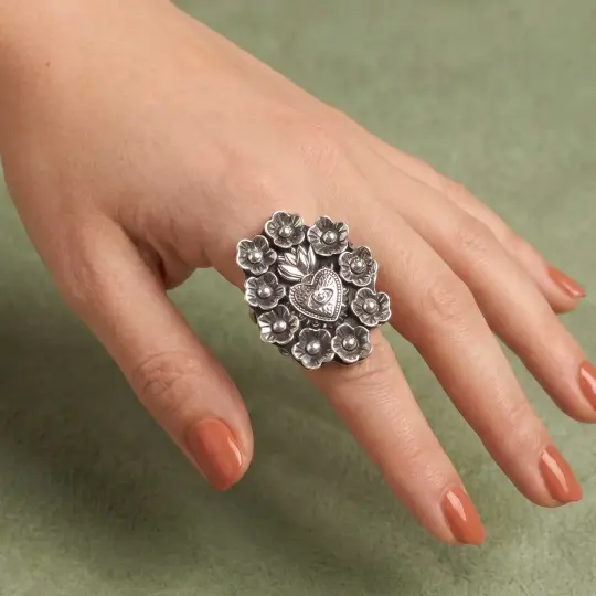 Sterling Silver Corazón Sagrado Garden Ring