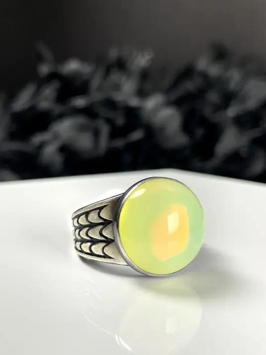 Uranium Glass Creeper Ring - Size 11
