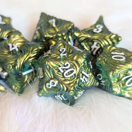 Enchanted Bark Metal Dice Set Green – 7-Piece Tree Texture White Font Zinc Alloy