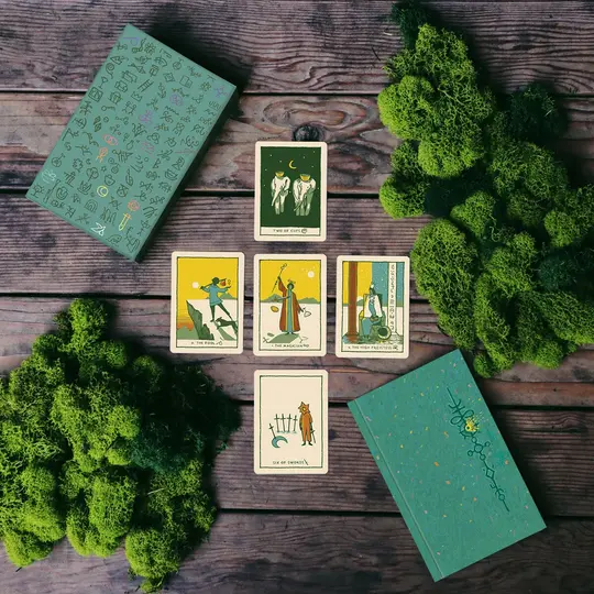 Green Glyphs Tarot Deck - Nature Mysticism Cards - Botanical Divination Deck