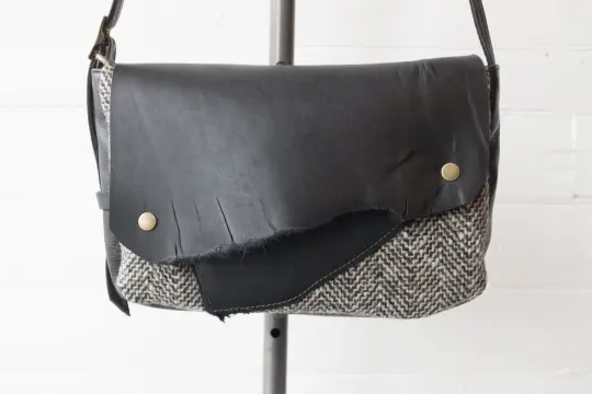 Black & Tweed Parvis Purse