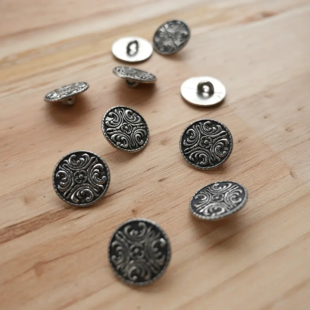 3/4" Four Flourish Button