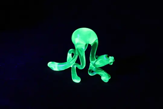 Glowing Green Cat Figurine – Uranium Glass Miniature