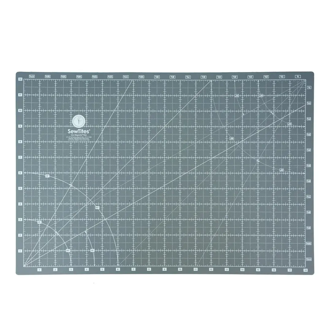 SewTites Sew Magnetic 12in x 18in Cutting Mat with 6 Boosters Right-Handed