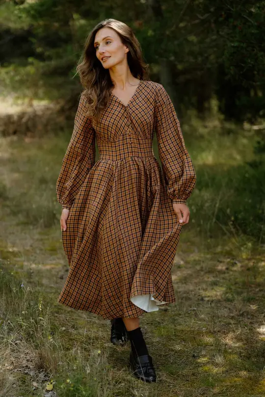 Diane – V-Neck Linen Midi Dress