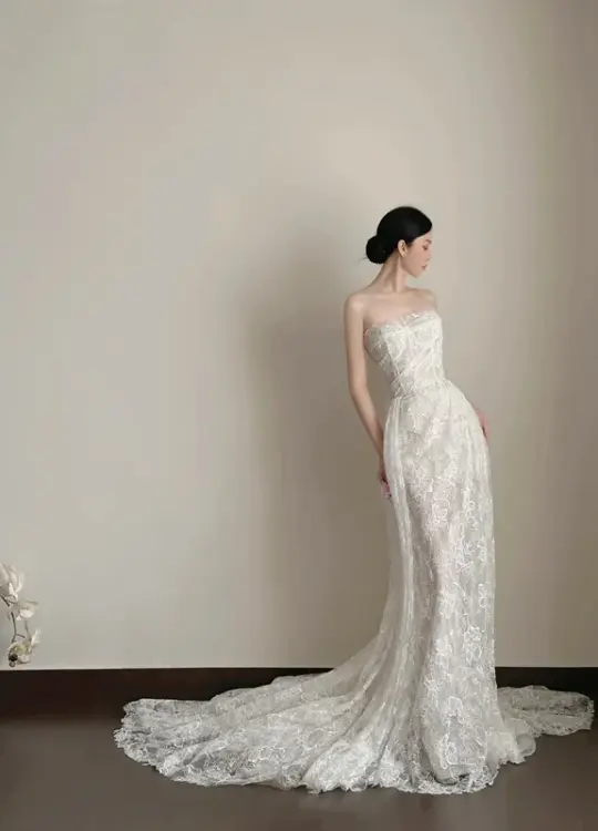 White lace strapless, waist-cinched, slim-fit elegant long prom dress R7955