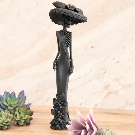 Tall Catrina en Negro From Capula Clay Sculpture
