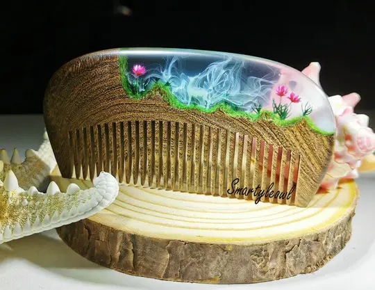 wood resin comb