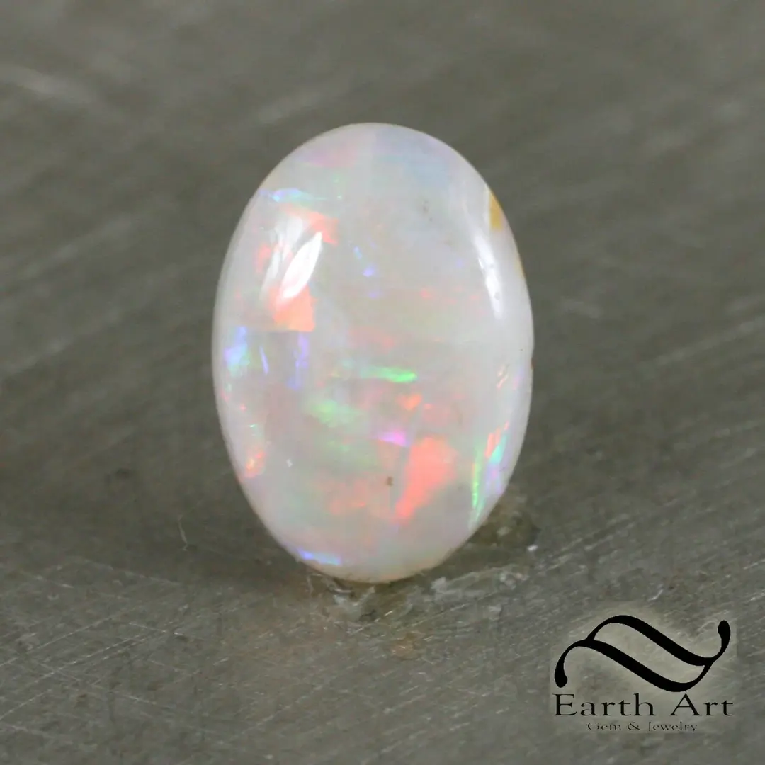 White Coober Pedy Australian opal - 2.75 carats oval