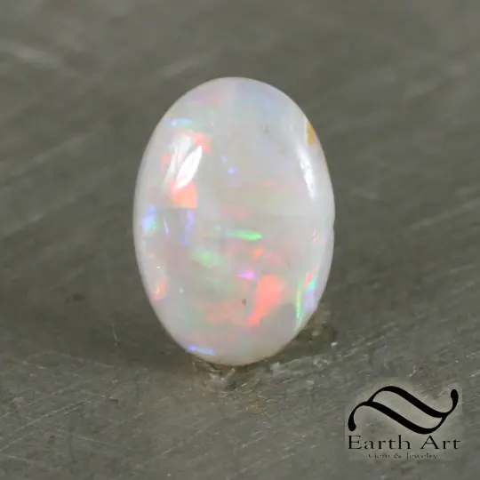 White Coober Pedy Australian opal - 2.75 carats oval