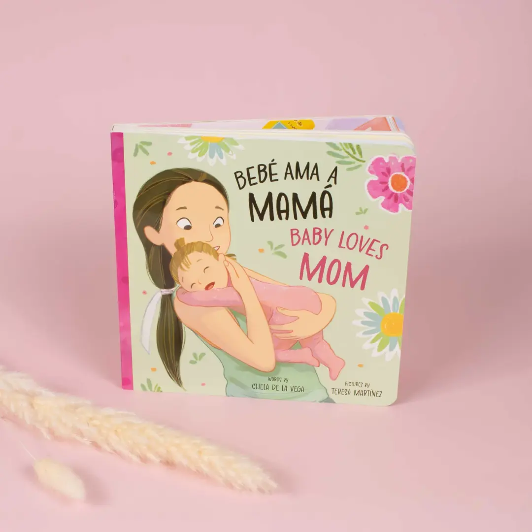 Bebé Ama a Mamá Baby Loves Mom Bilingual Book