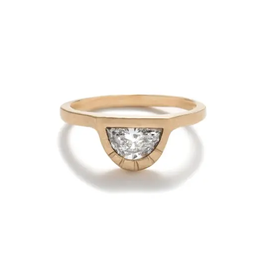 Omnia ring - Half-Moon Diamond in 14k Gold