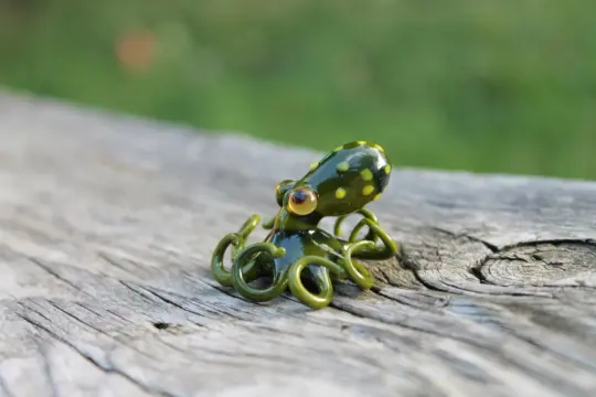 Green Artistic Handmade Olive Green Glass Octopus Figurine Miniature Marine Animal