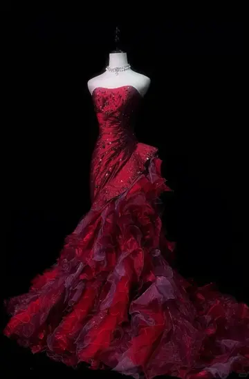Burgundy strapless fitted waist long sexy and elegant ball gown R8687