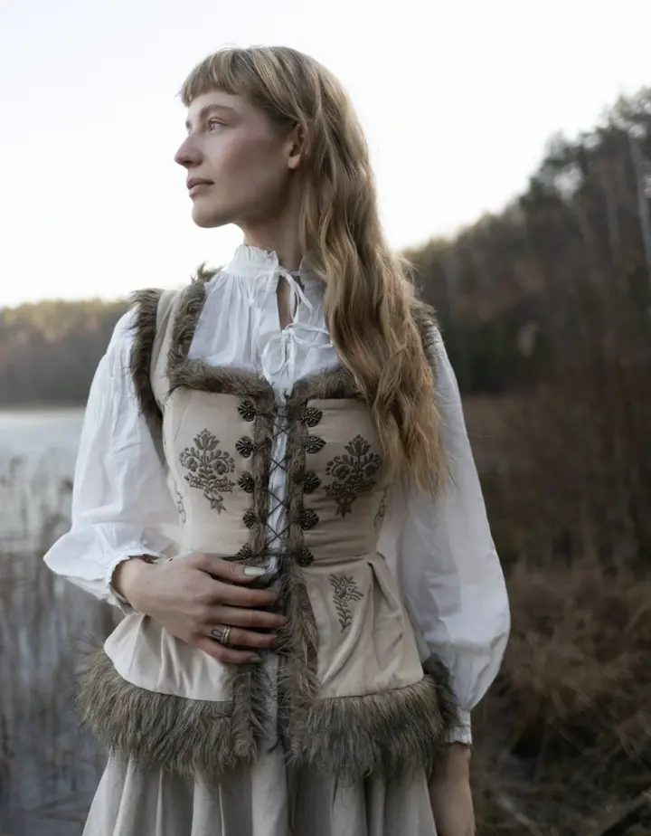 Haut corseté 'Lavinia' en velours brodé couleur céramique