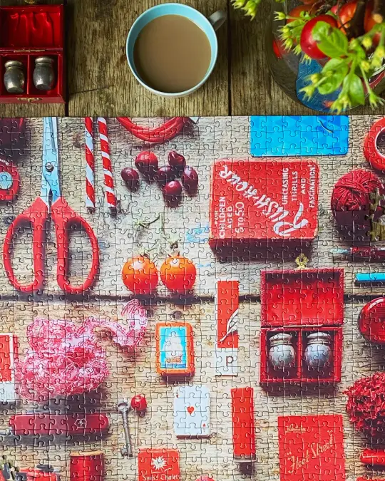 'Red Collection' 1000 Piece Jigsaw Puzzle