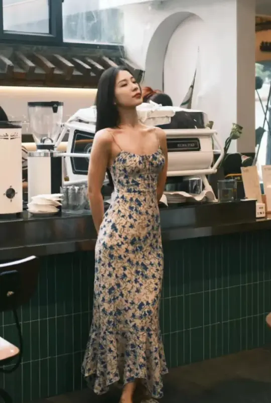 Dress Blue Butterfly Holiday Floral Waist Slimming Hip Sling Long Dress R2907