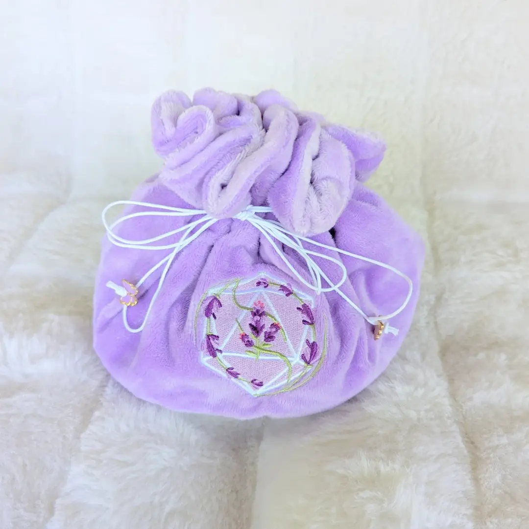 Lavender Dice Bag – Multi-Pocket Purple Velvet Pouch with Lavender Design | Fennek & Finch