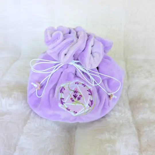 Lavender Dice Bag – Multi-Pocket Purple Velvet Pouch with Lavender Design | Fennek & Finch