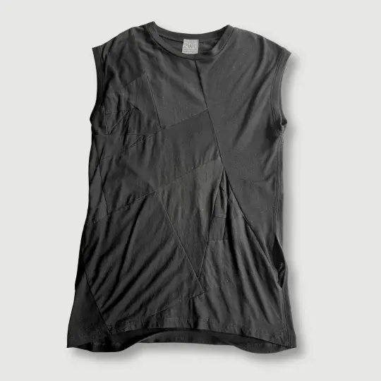 size medium - preloved - black "all-over reroll" black tank