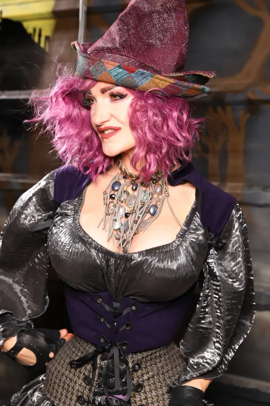 Cropped Fae corset w/straps in Blackberry Jam Velvet - THE HEXES, HEMS & HYSTERIA COLLECTION