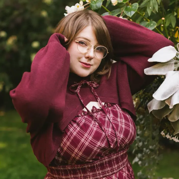 Bordeaux "Shirtless Sleeves" Shrug