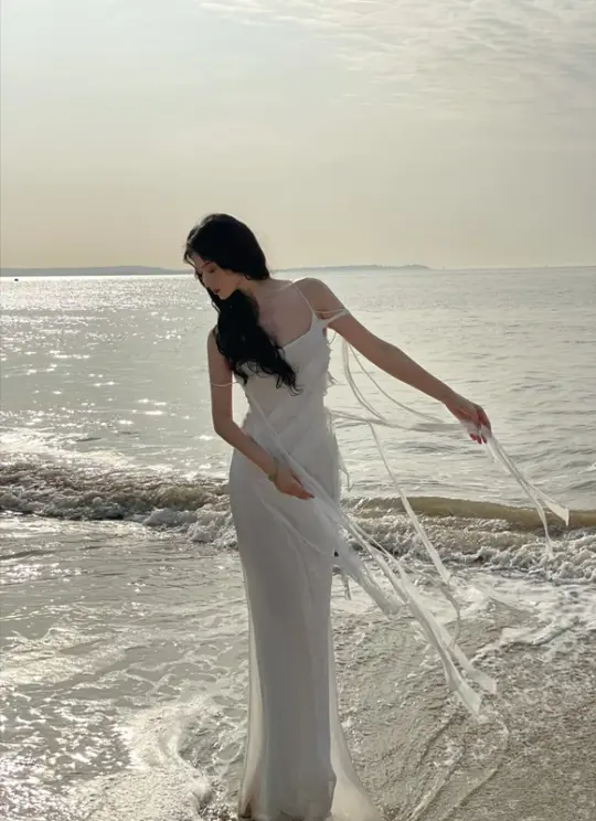 White halter-neck fitted elegant long sexy ball gown R8053