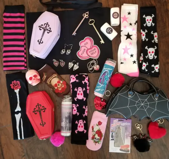 Pink Halloween Spooky Valentines Gothic mystery gift box
