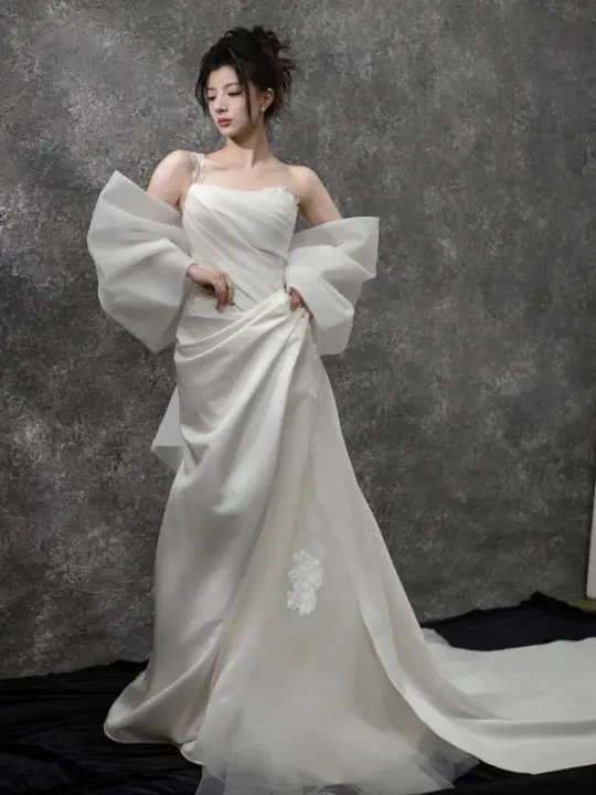 White one-shoulder satin waist slim pleated maxi bridal gown R5792