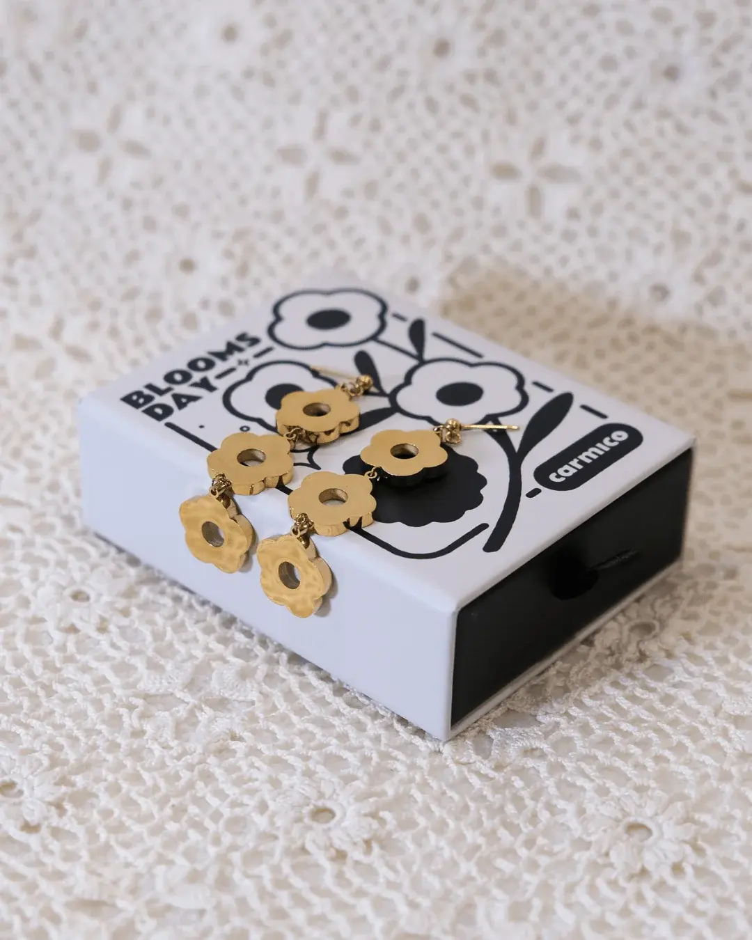 Daisy Dangle Earrings | Uniform [FINAL SALE]