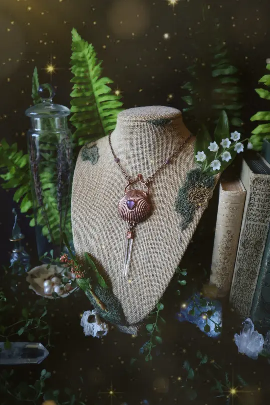 Amethyst Shell w/ Lemurian