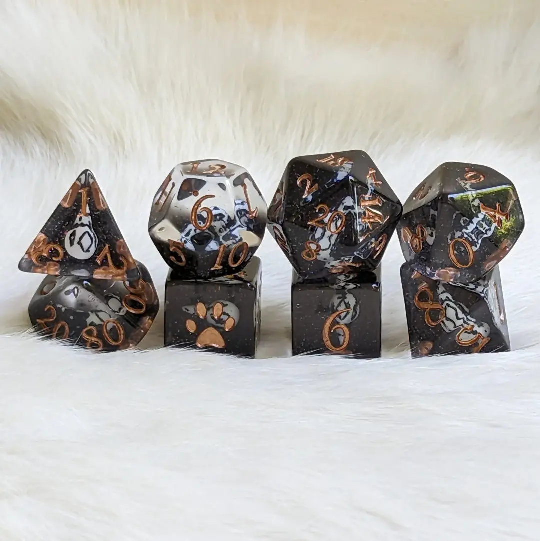Mementos Dice Set – 8-Piece Bird Skull Raven Queen | Fennek & Finch