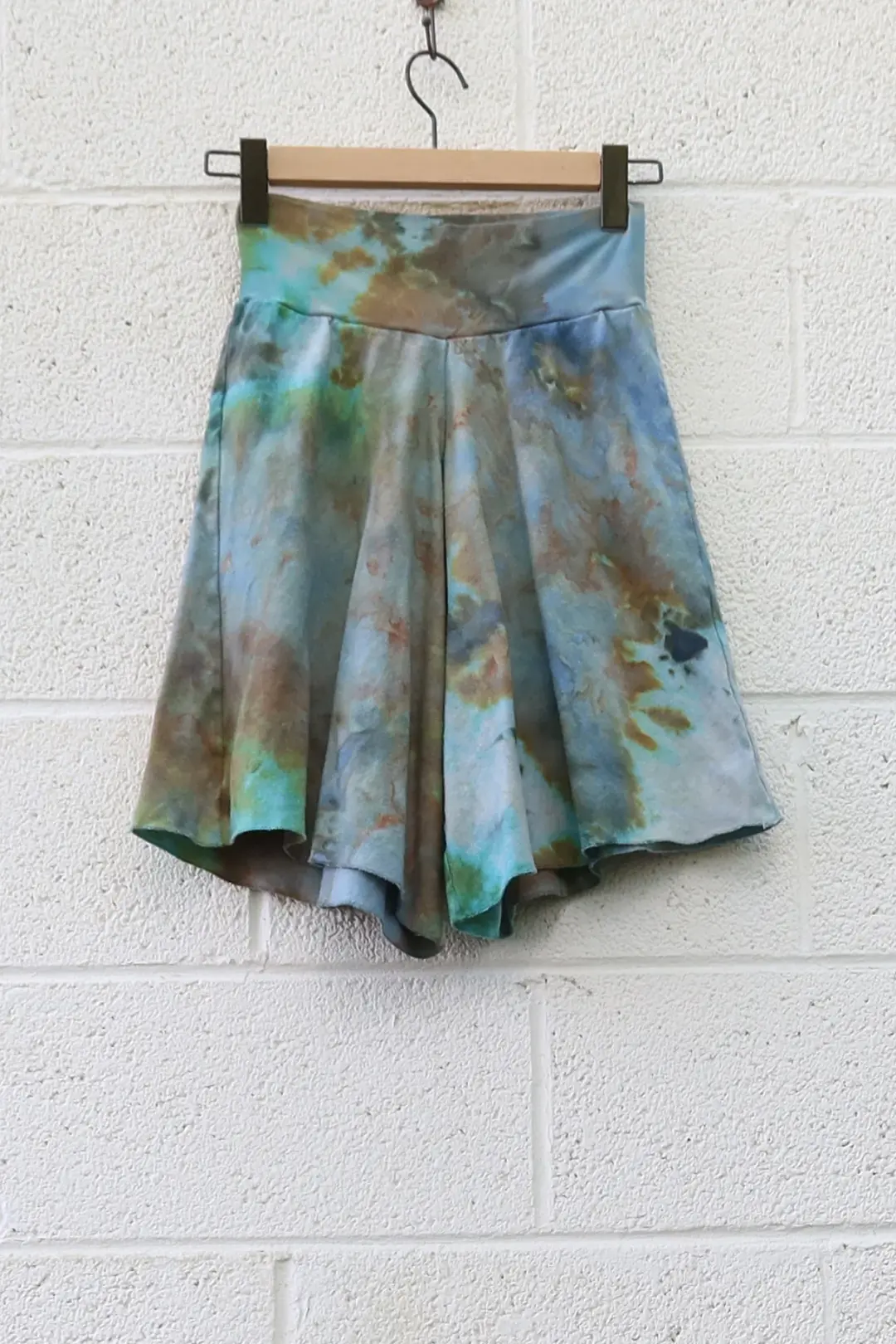 OOAK - Wanderer Bermuda Shorts / XS / Med Hemp / Ice Dye (299)